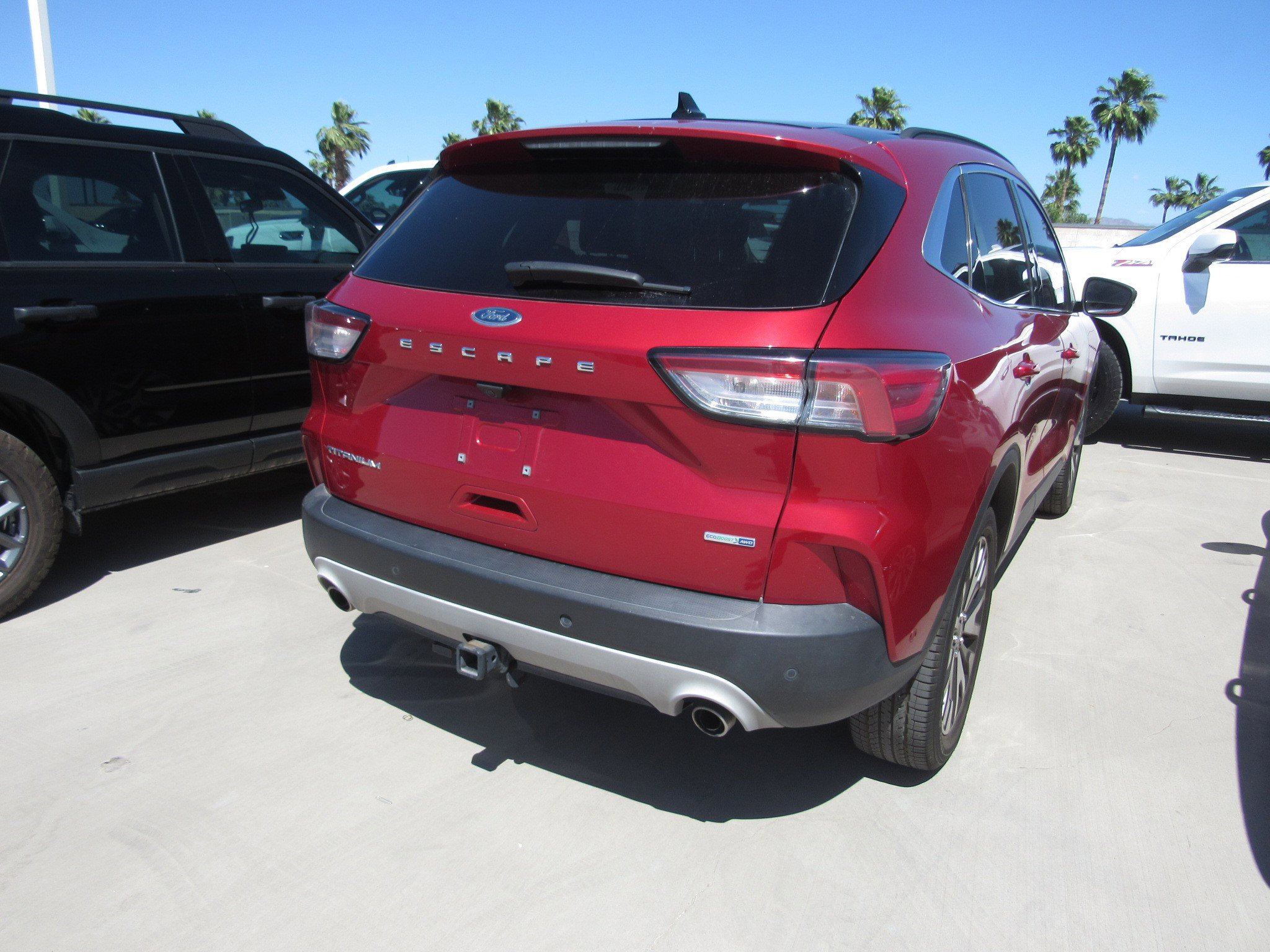 Used 2020 Ford Escape Titanium image 3