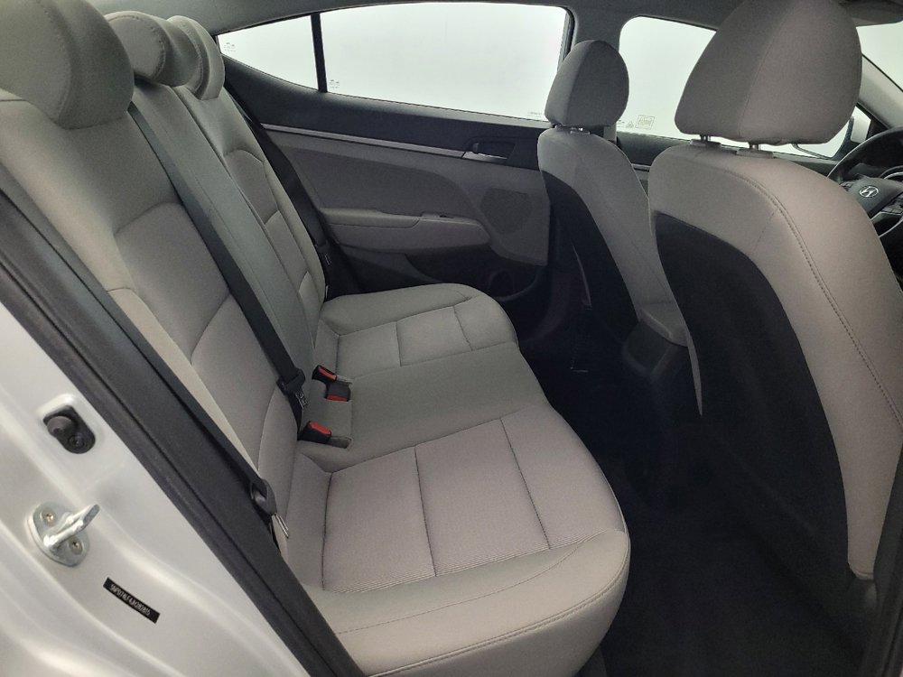Used 2018 Hyundai Elantra SE w/ Winter Weather Package FWD image 19