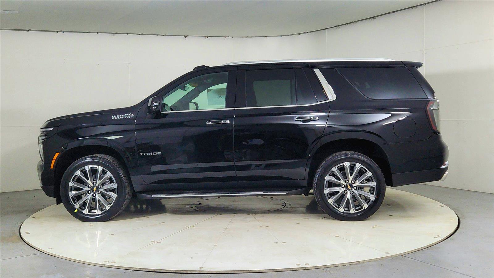 New 2026 Chevrolet Tahoe High Country w/ Sun And Tow Package image 4