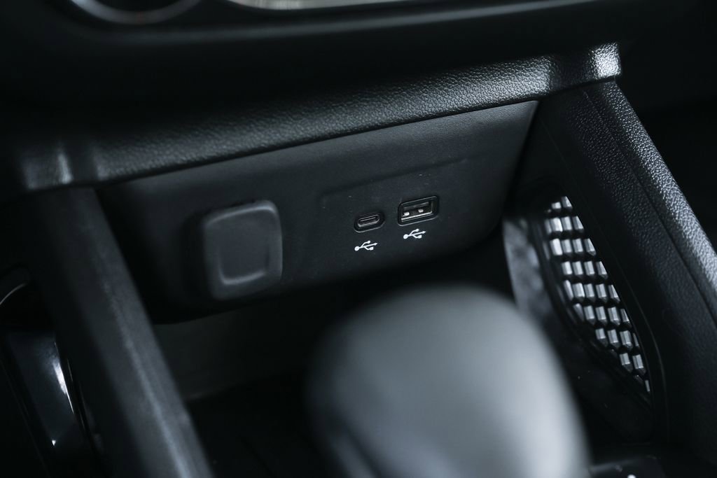 Used 2024 Chevrolet TrailBlazer LS image 30