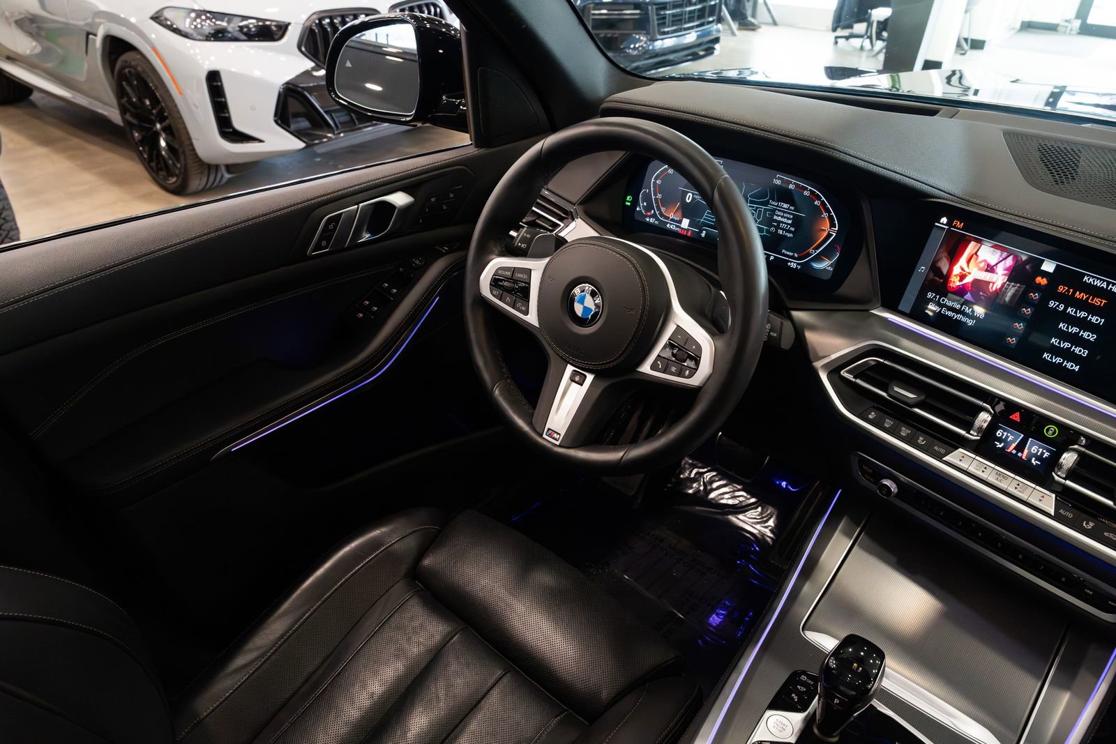 Used 2021 BMW X5 xDrive40i w/ M Sport Package AWD/4WD image 10