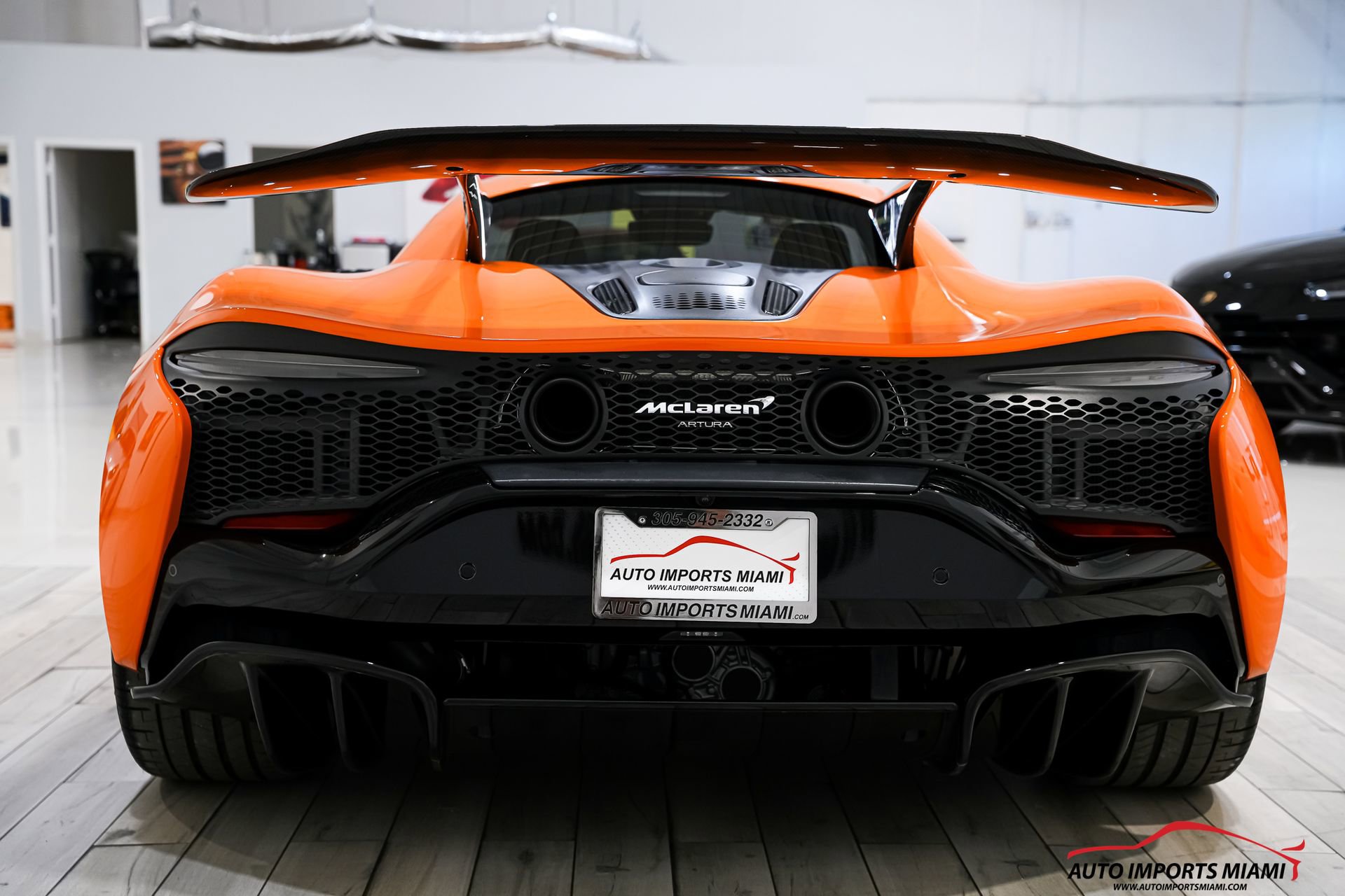 Used 2023 McLaren Artura image 19