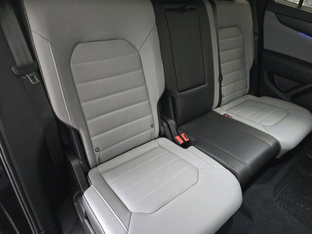 New 2024 Volkswagen Atlas Cross Sport SEL R-Line image 13