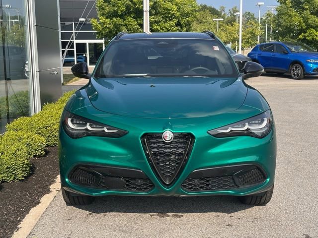 New 2025 Alfa Romeo Stelvio Sprint AWD/4WD image 4