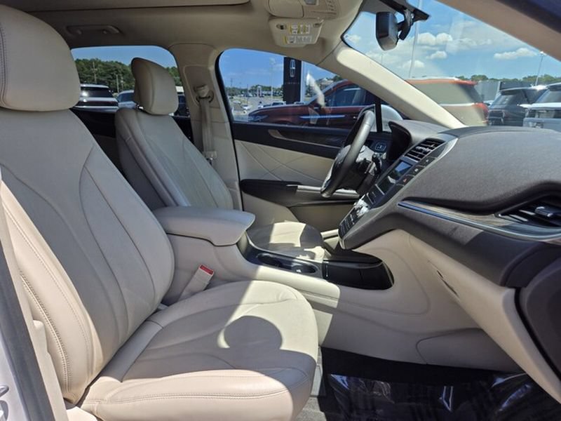 Used 2017 Lincoln MKC Reserve FWD image 19