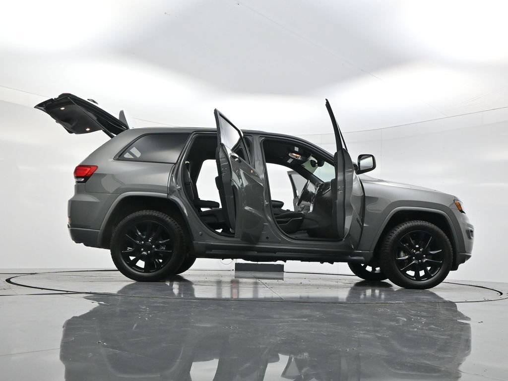 Used 2022 Jeep Grand Cherokee Laredo X AWD/4WD image 56