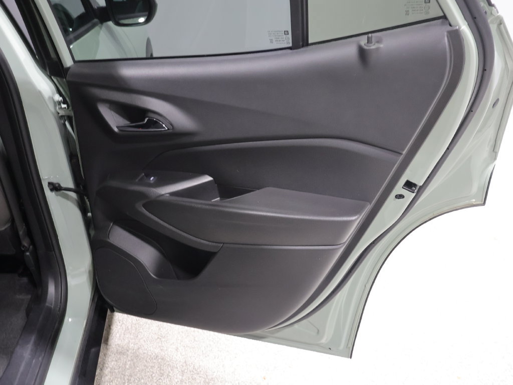 Used 2025 Chevrolet Trax ACTIV w/ Driver Confidence Package FWD image 21