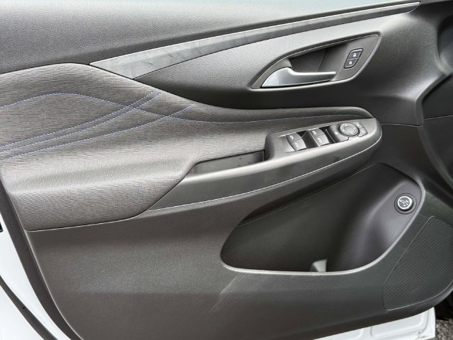 New 2026 Buick Envista Sport Touring w/ Convenience I Package FWD image 9