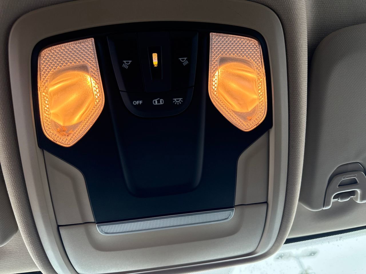 Used 2020 RAM 3500 Tradesman w/ Chrome Appearance Group image 30