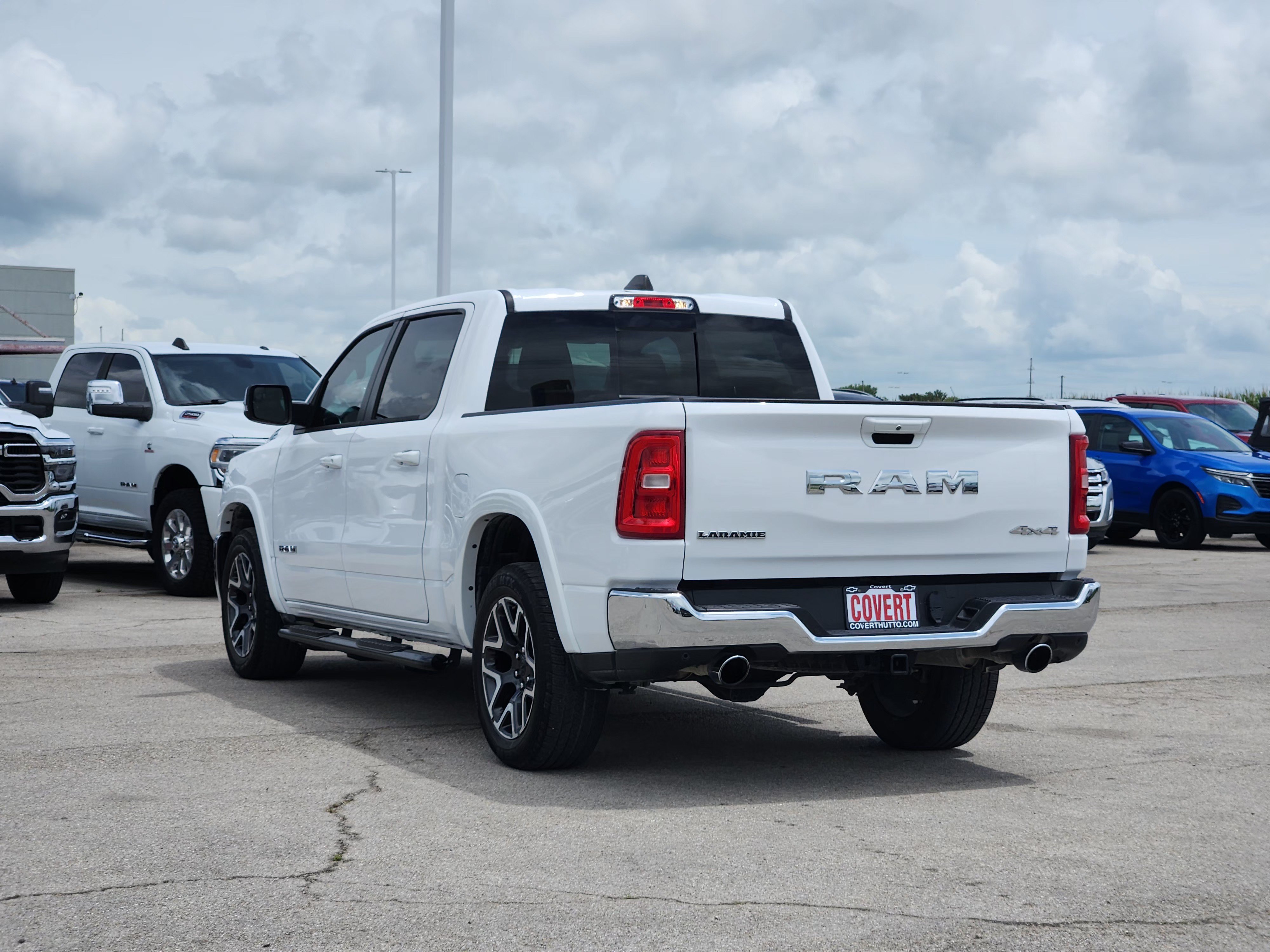 Used 2025 RAM 1500 Laramie AWD/4WD image 5
