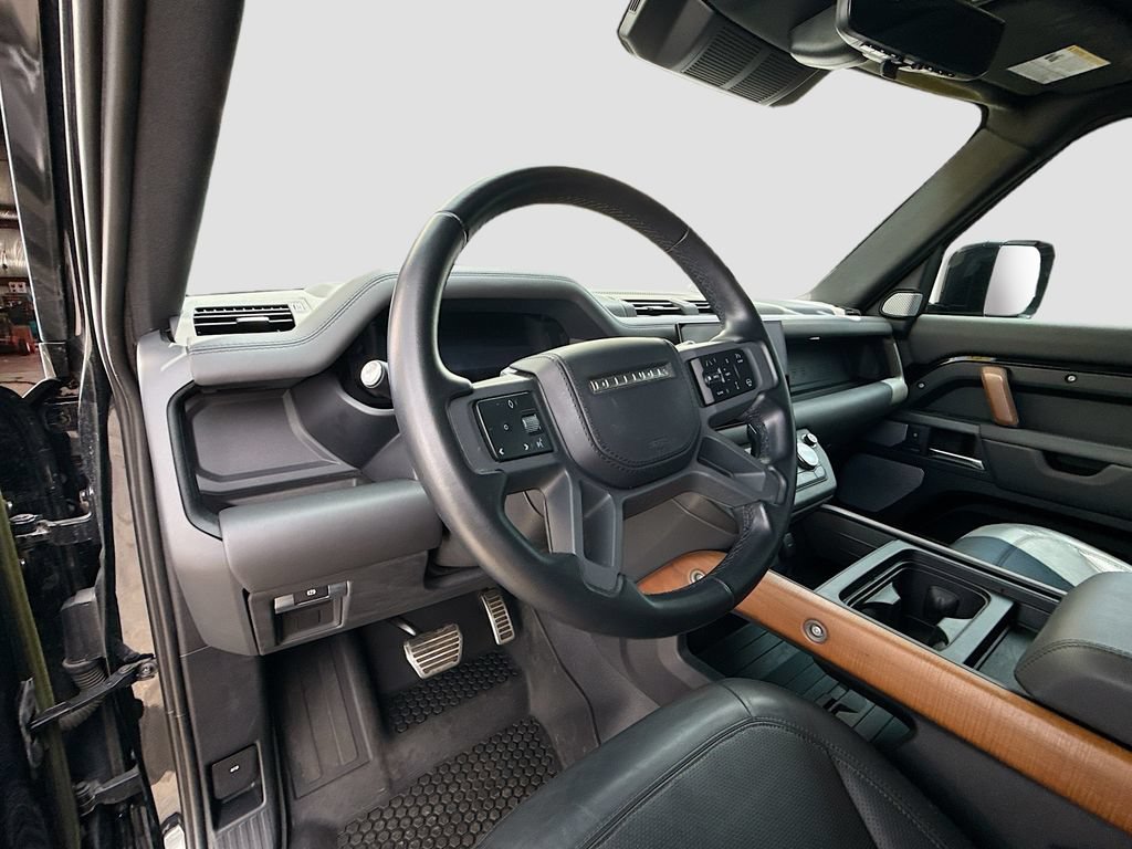 Used 2023 Land Rover Defender 130 X AWD/4WD image 9