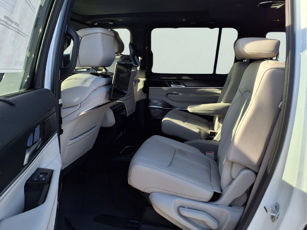 New 2026 Jeep Grand Wagoneer Summit w/ Rear Seat Video Group I AWD/4WD image 9