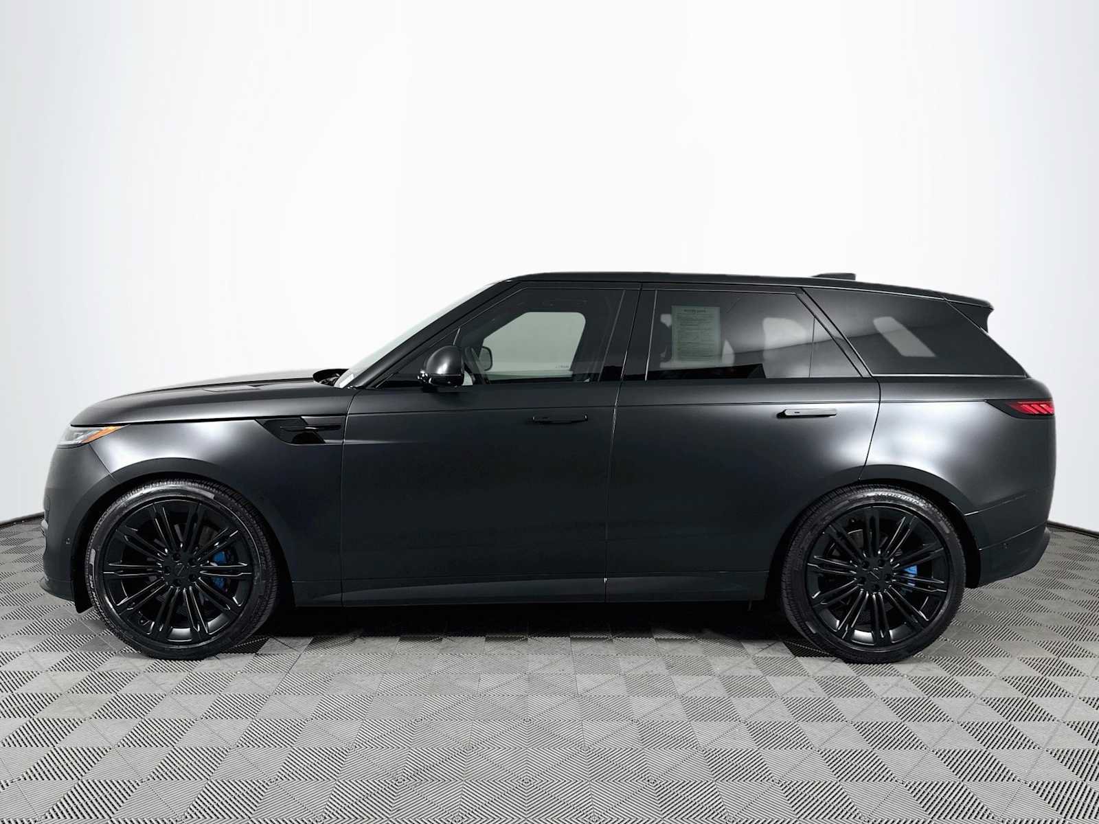 Used 2026 Land Rover Range Rover Sport Dynamic SE AWD/4WD image 8