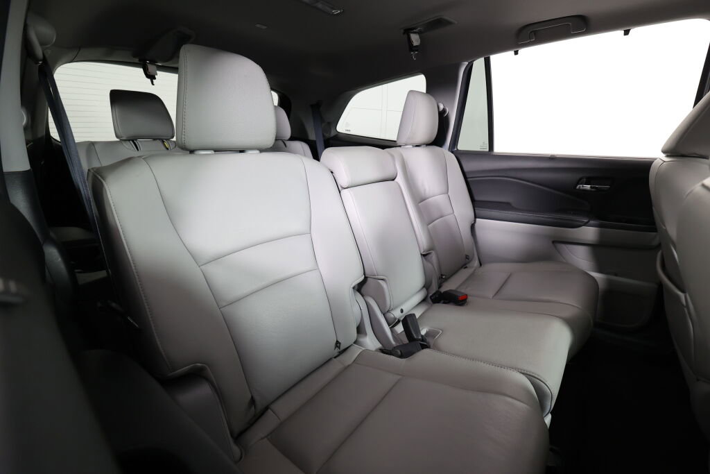 Used 2018 Honda Pilot Touring image 21