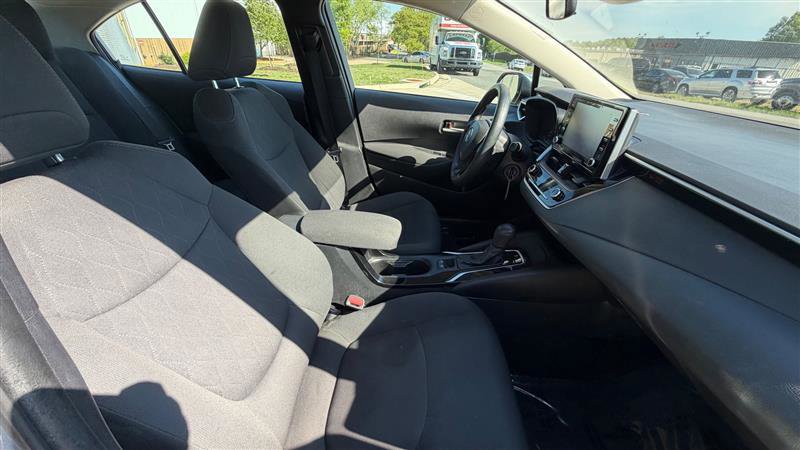 Used 2021 Toyota Corolla LE FWD image 18
