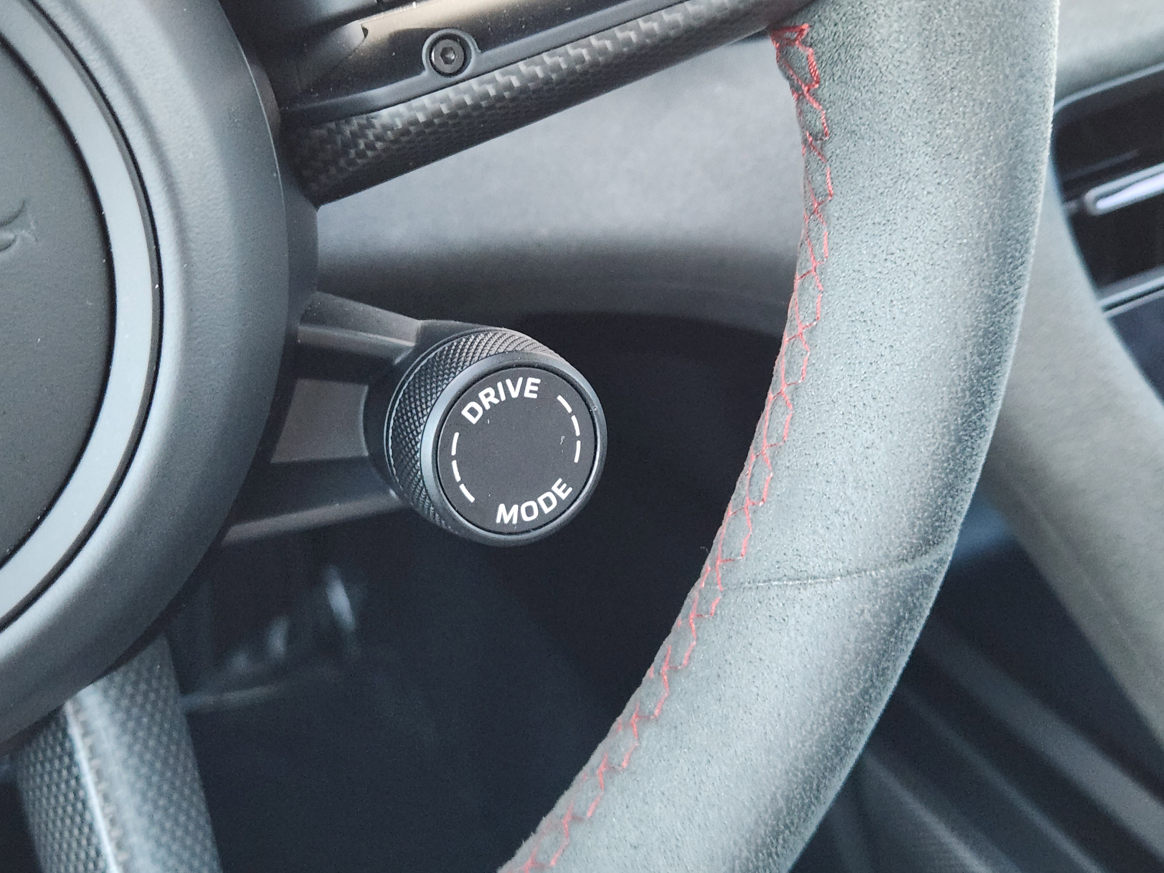 Used 2023 Porsche Taycan GTS image 31