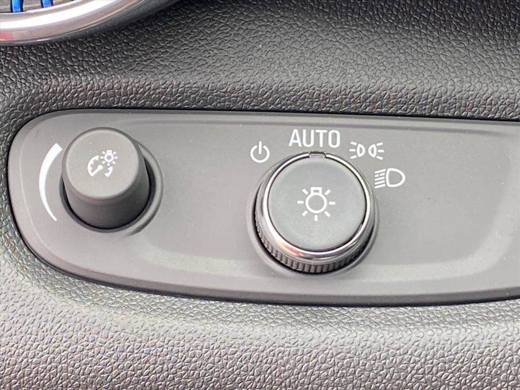 New 2026 Chevrolet Trax LT w/ Sunroof Package image 12