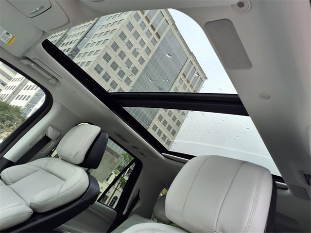 New 2026 Lincoln Navigator L Reserve w/ Jet Appearance Package image 8