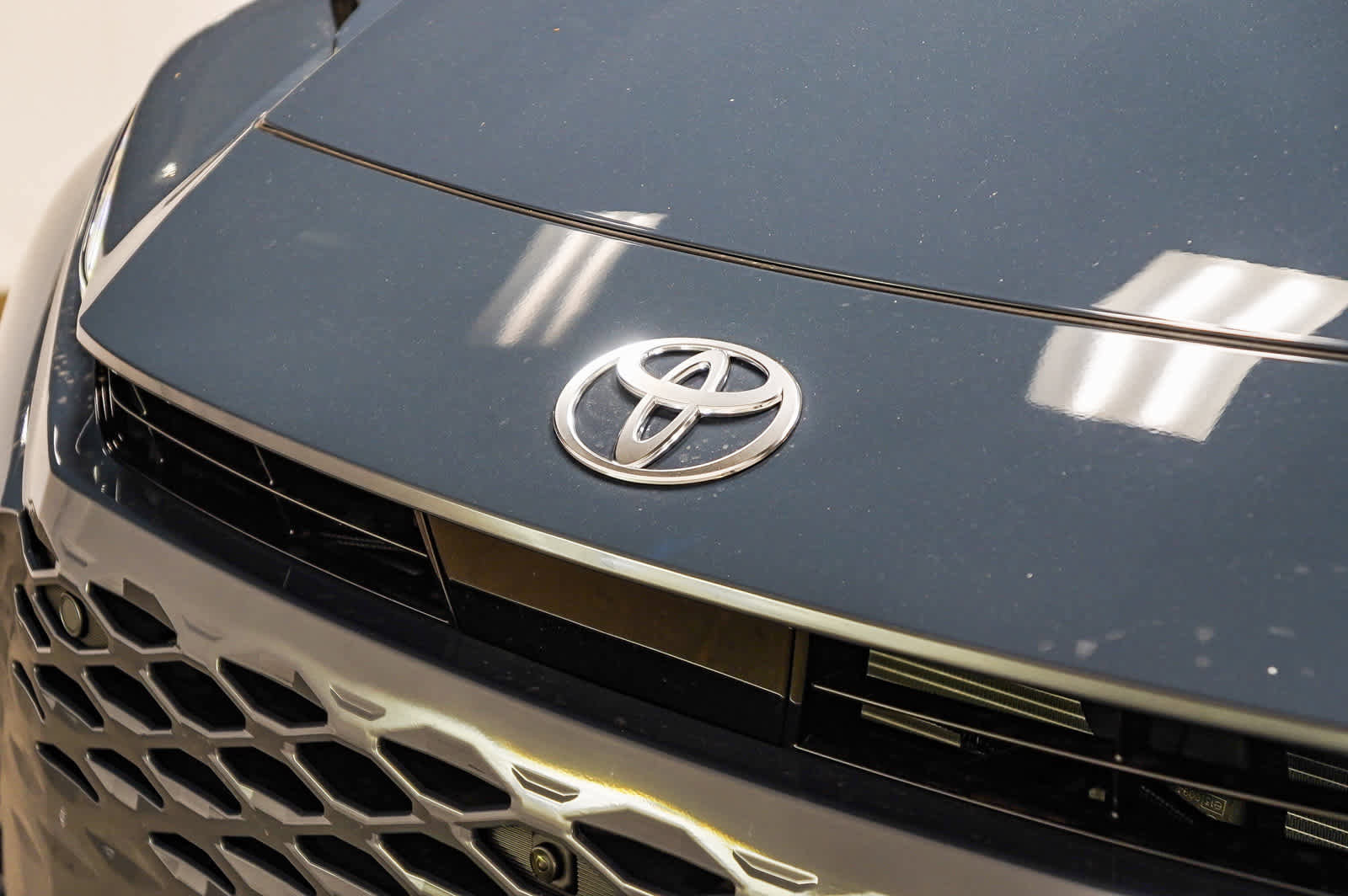 New 2025 Toyota Crown Signia image 9