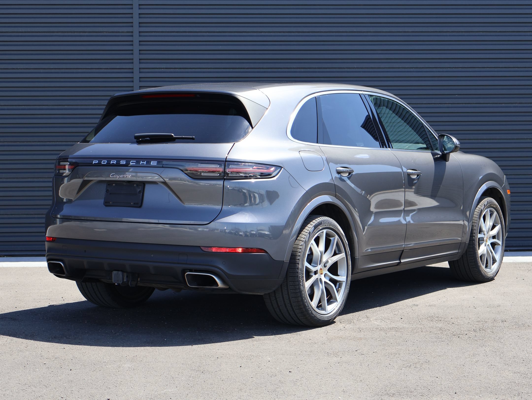 Used 2023 Porsche Cayenne AWD/4WD image 9