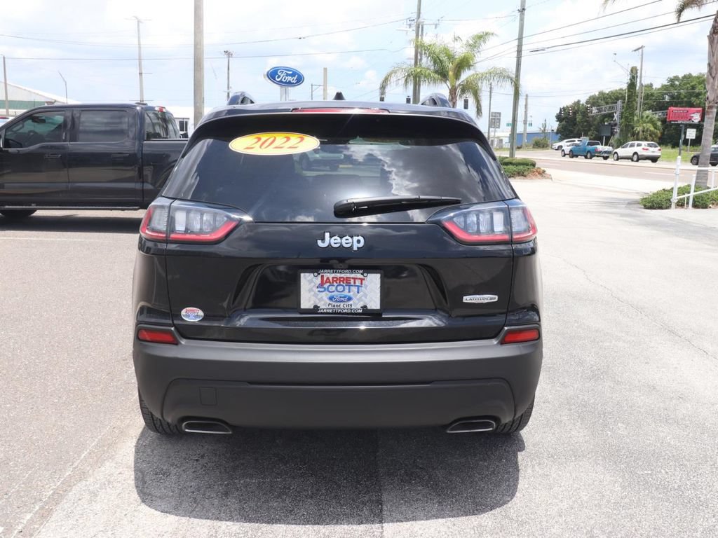 Used 2022 Jeep Cherokee Latitude Lux w/ Mopar Interior Package FWD image 13