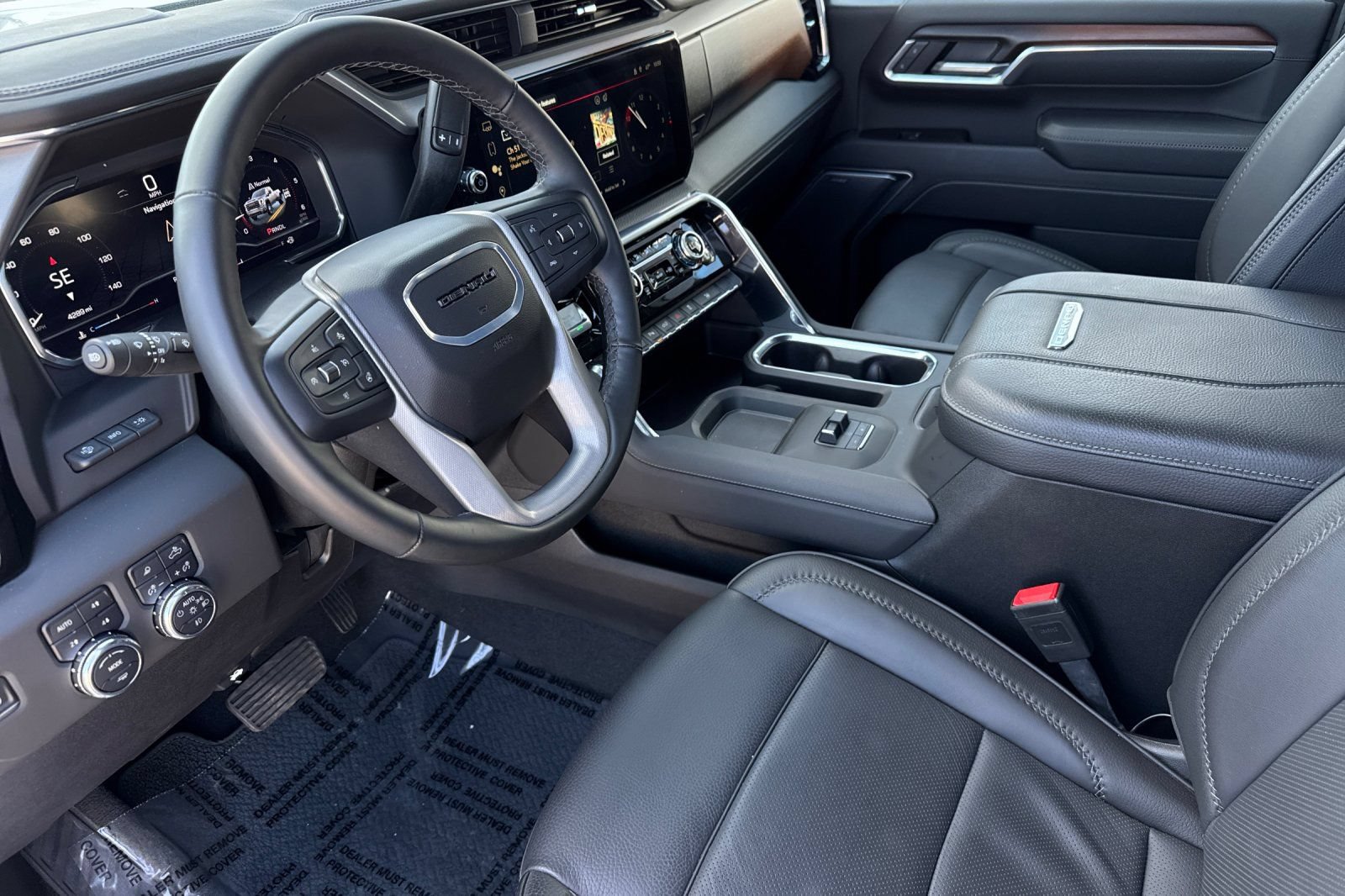 Used 2025 GMC Sierra 3500 Denali w/ Denali Reserve Package AWD/4WD image 10