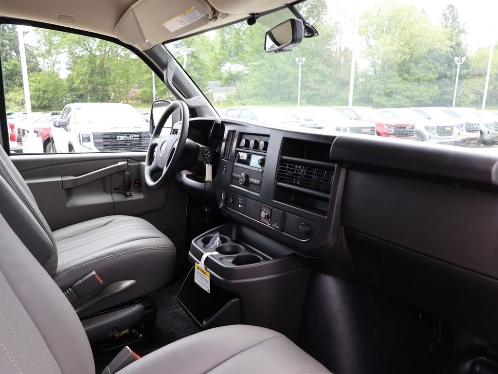 New 2026 GMC Savana 2500 w/ Enhanced Convenience Package RWD image 25