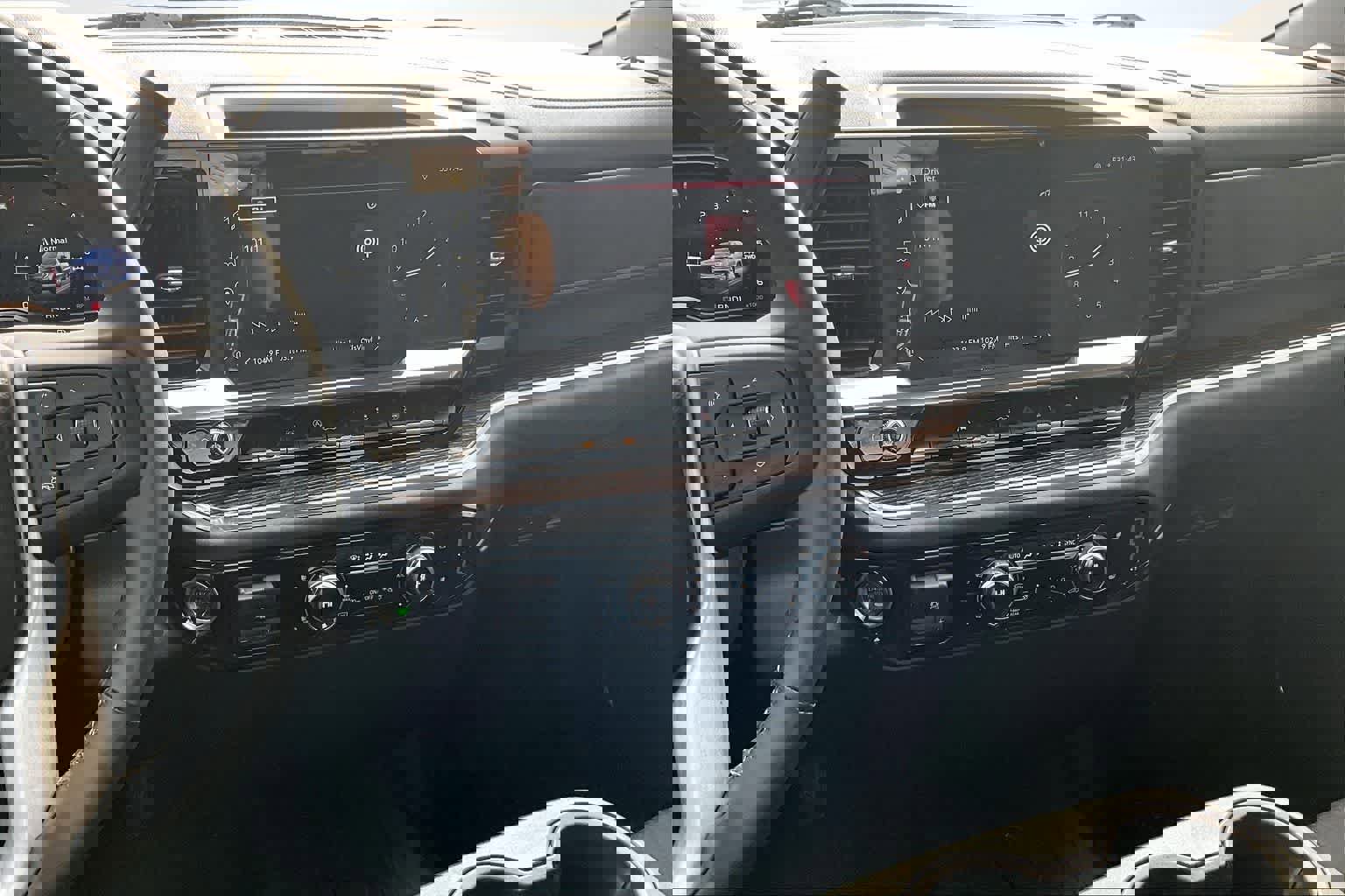 Used 2024 GMC Sierra 1500 Elevation image 16