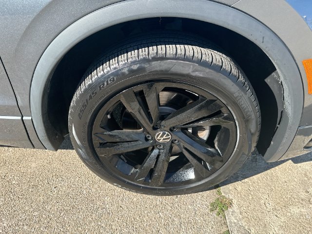 Used 2023 Volkswagen Tiguan SE R-Line AWD/4WD image 60