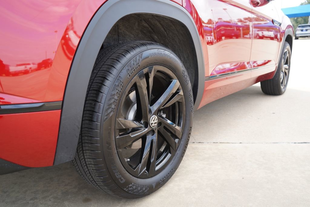 Used 2025 Volkswagen Atlas Cross Sport SEL R-Line image 8