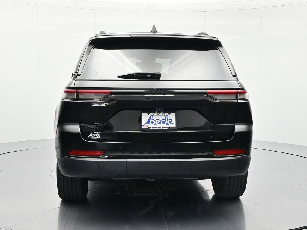 Used 2022 Jeep Grand Cherokee Altitude AWD/4WD image 6