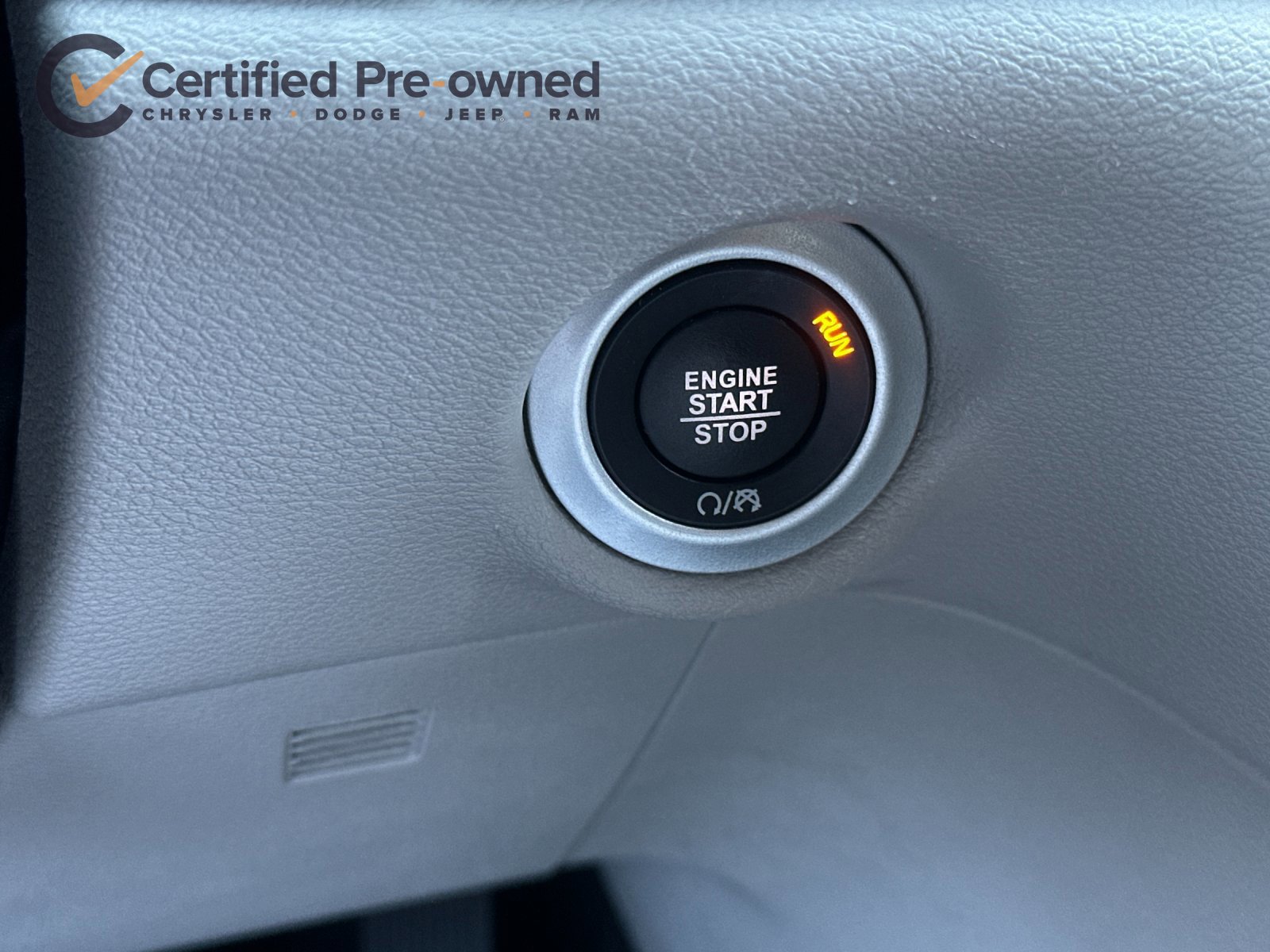Used 2023 Chrysler Pacifica Touring-L FWD image 23