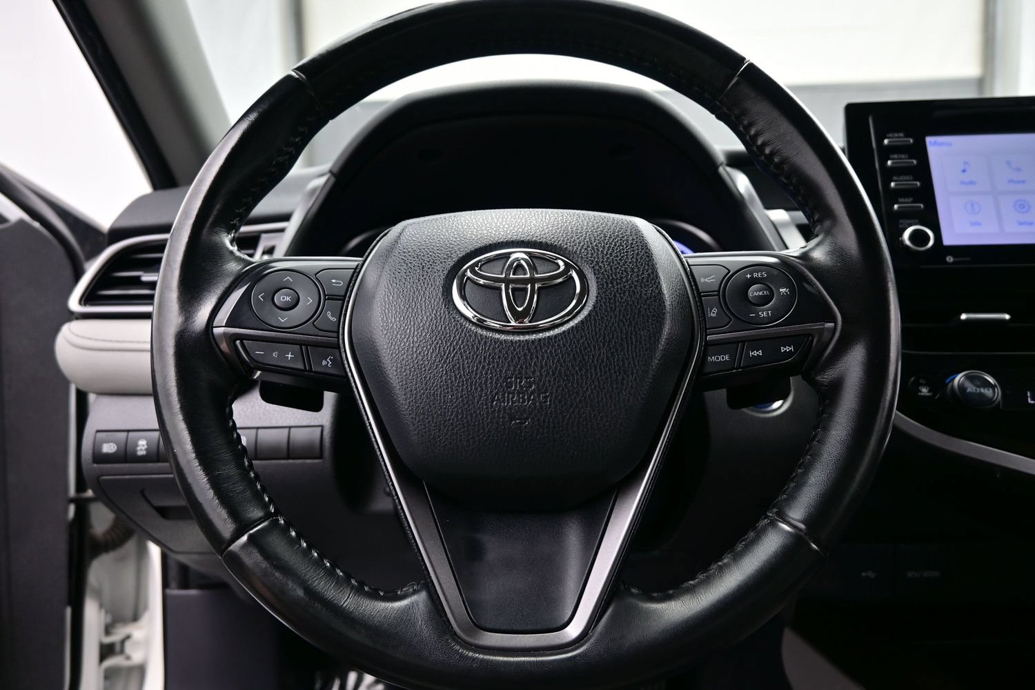 Used 2022 Toyota Camry SE FWD image 23