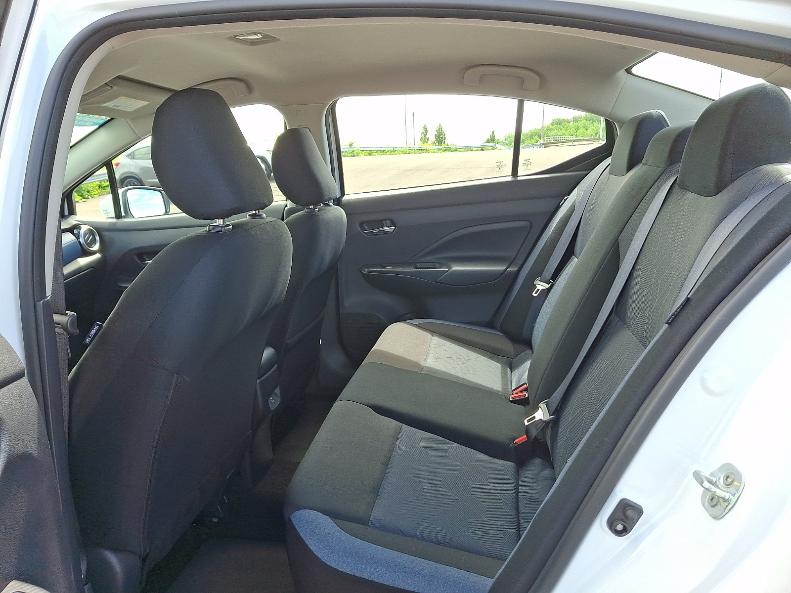 Used 2025 Nissan Versa SV FWD image 10