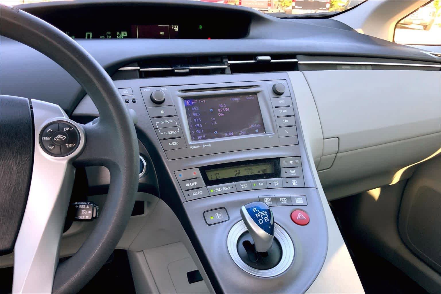 Used 2014 Toyota Prius Three FWD image 7