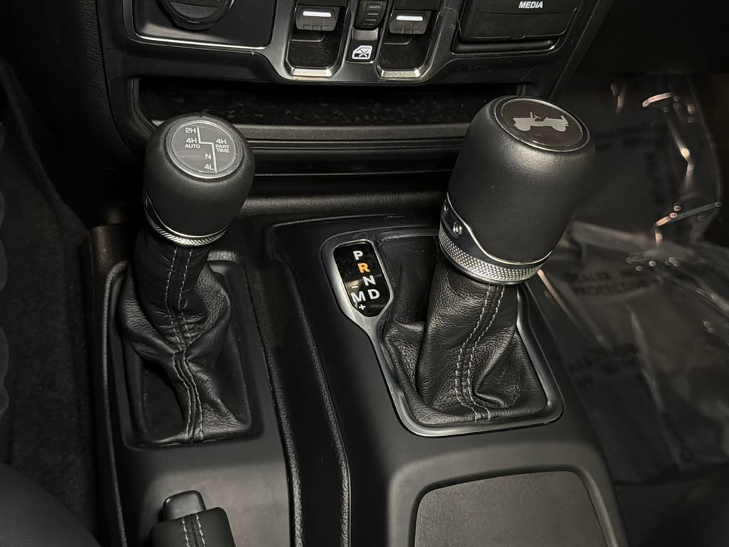 Used 2024 Jeep Wrangler High Altitude AWD/4WD image 30