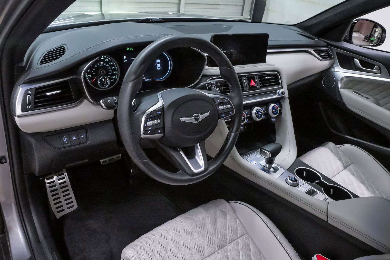 Certified 2022 Genesis G70 3.3T RWD image 2