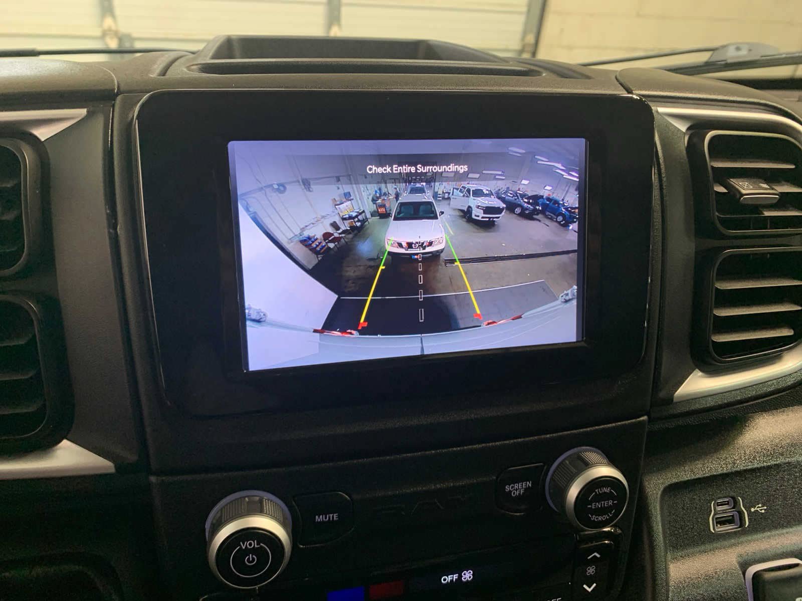 Used 2024 RAM ProMaster 2500 w/ Quick Order Package 22G SLT FWD image 7