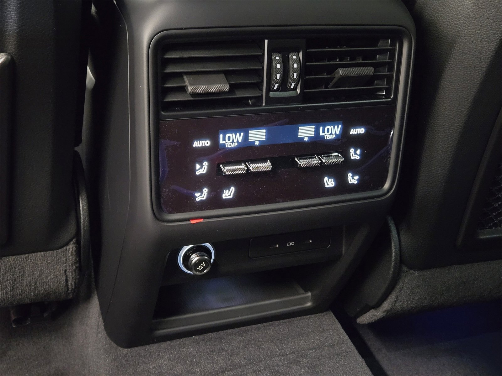 New 2025 Porsche Cayenne image 12