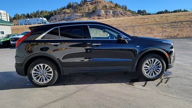 Used 2024 Cadillac XT4 Premium Luxury AWD/4WD image 5
