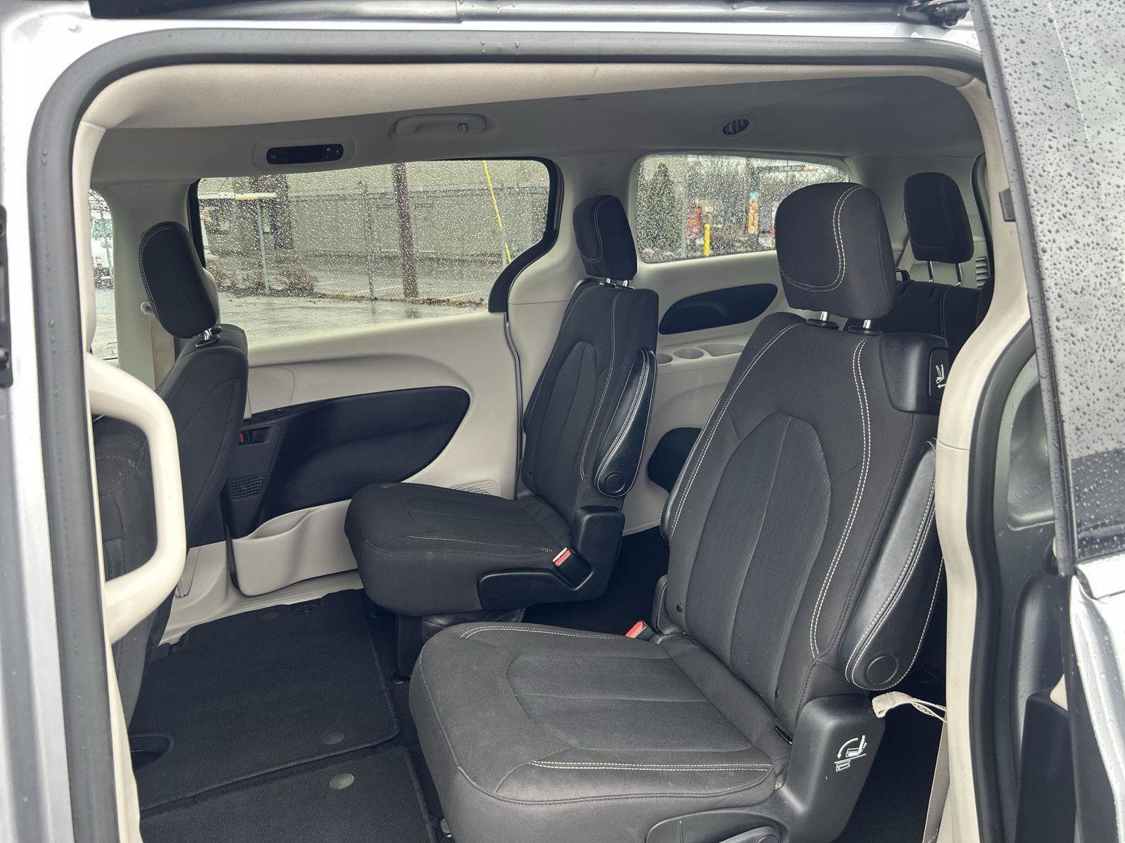 Used 2020 Chrysler Voyager LX FWD image 14