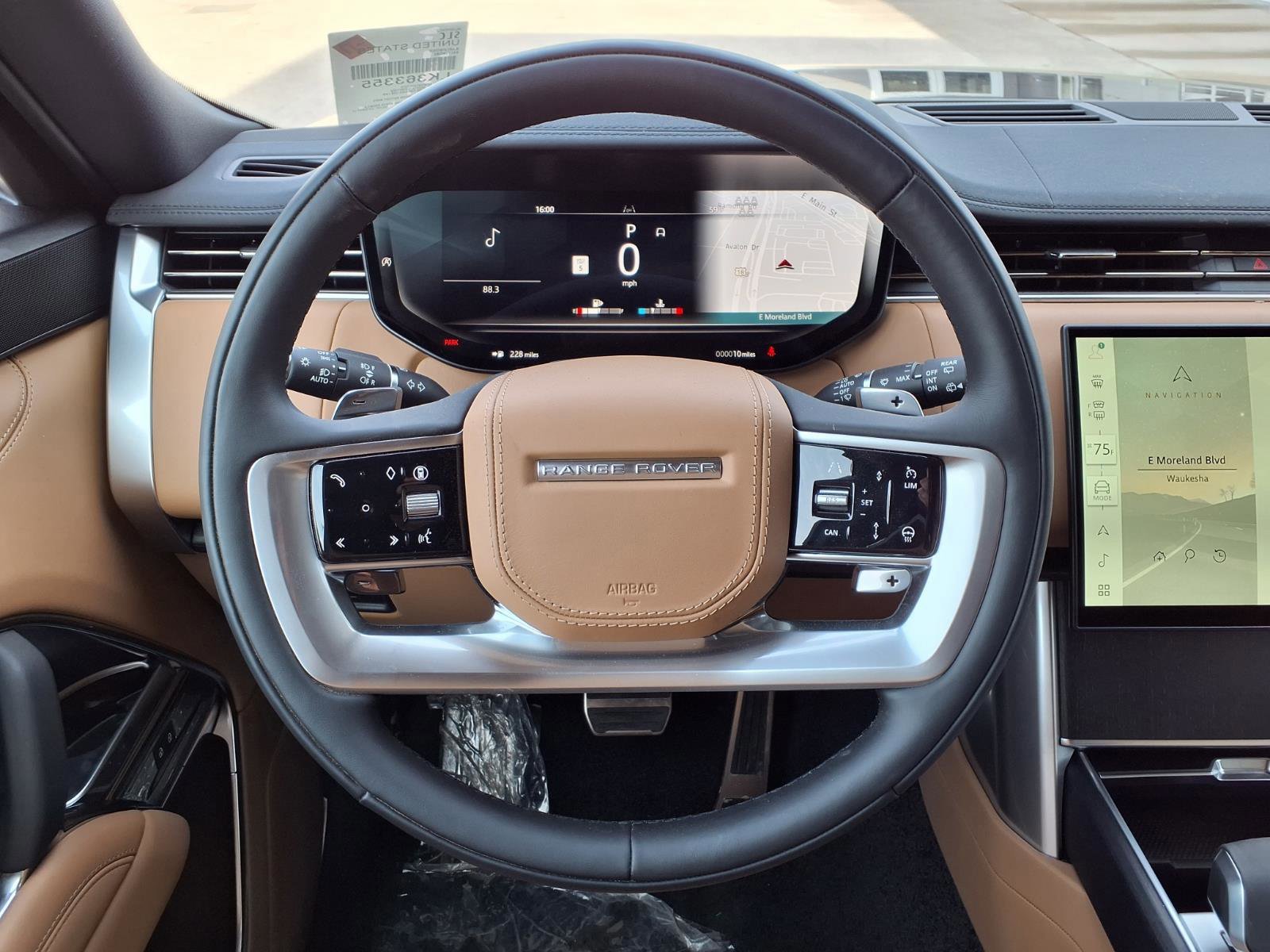 New 2026 Land Rover Range Rover Long Wheelbase SE image 16