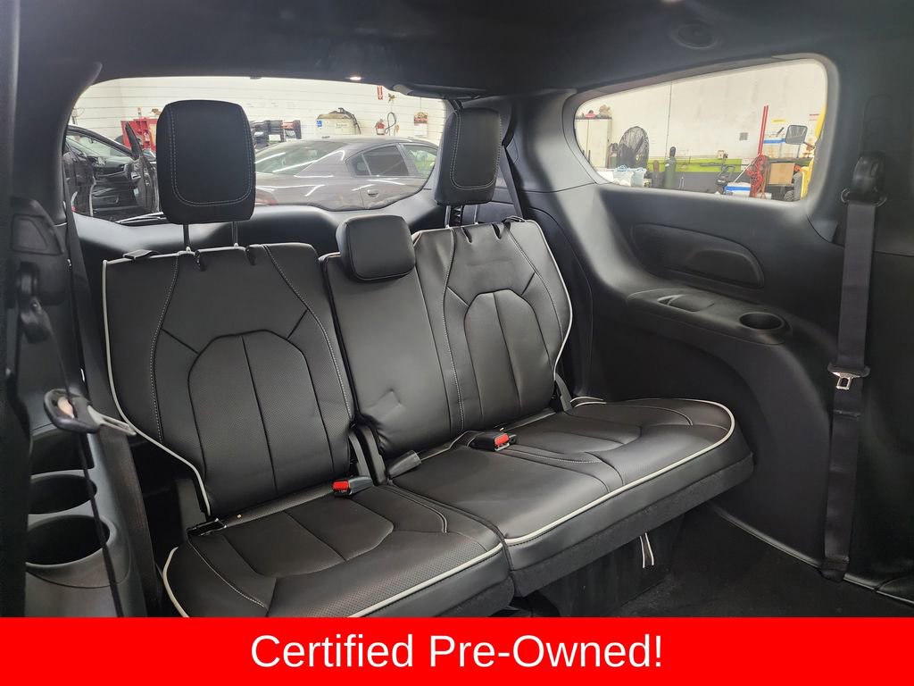 Used 2026 Chrysler Pacifica Limited image 34