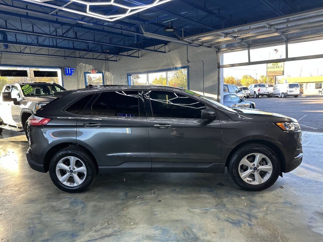 Used 2019 Ford Edge SE image 8