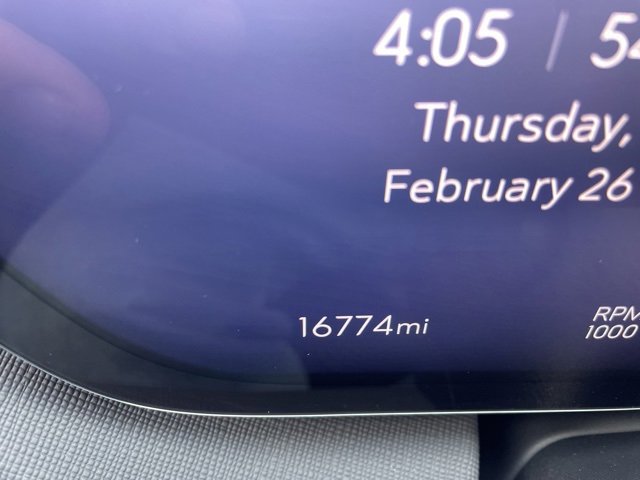 Used 2025 Buick Enclave Preferred image 23