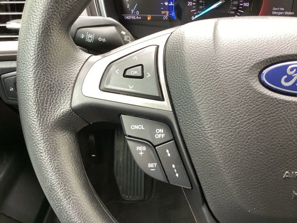 Used 2020 Ford Fusion SE FWD image 40