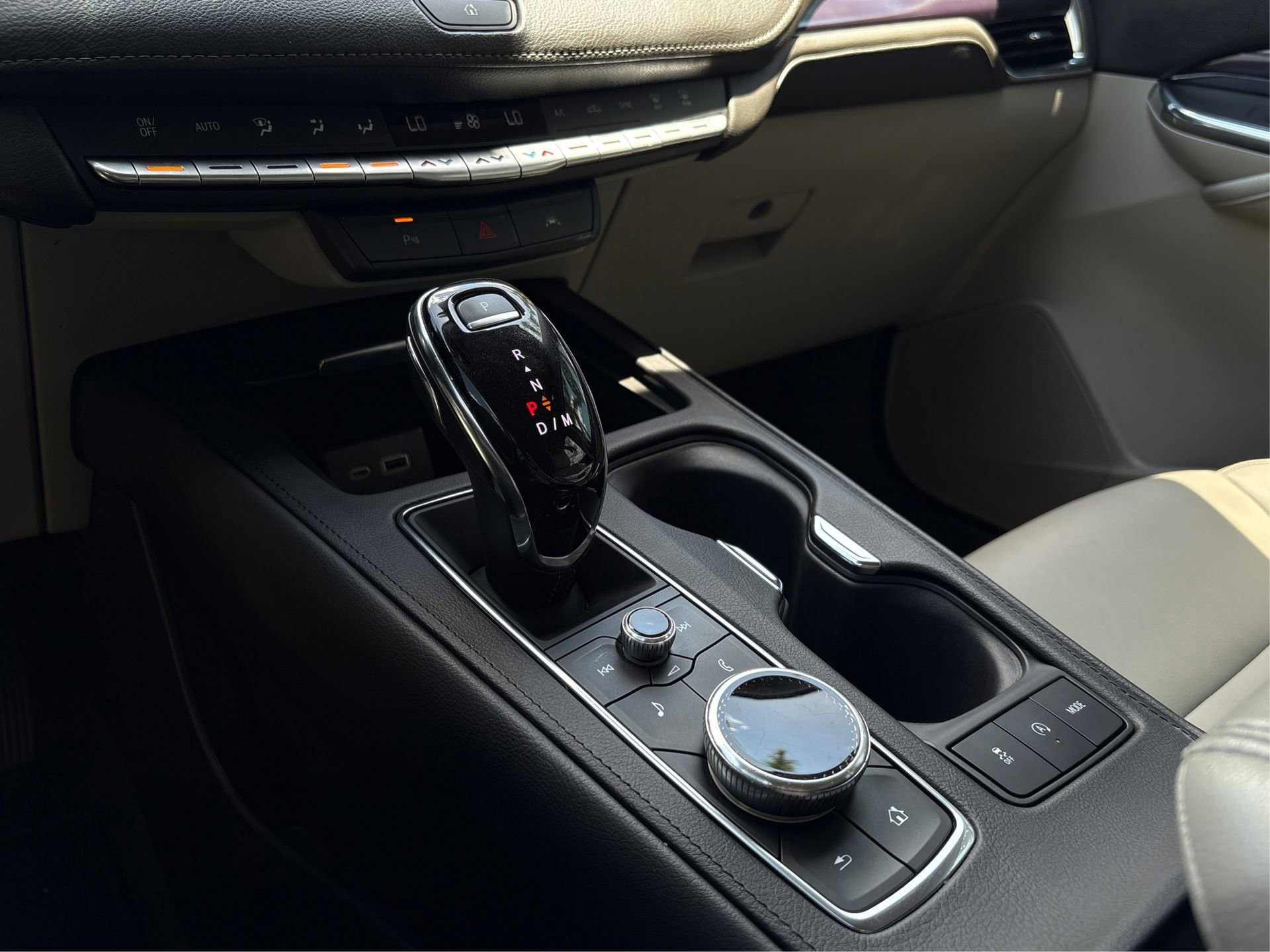 Used 2023 Cadillac XT4 Luxury w/ Driver Awareness Package FWD image 29