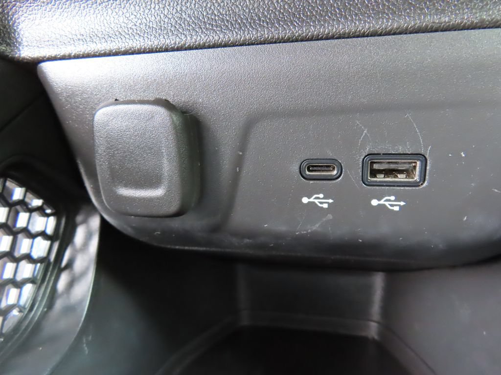 Certified 2024 Chevrolet TrailBlazer LT w/ LT Cold Weather Package AWD/4WD image 7