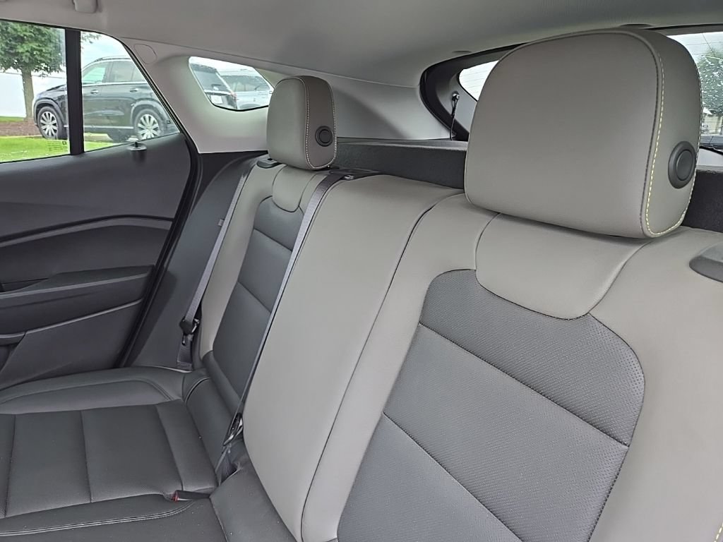 Used 2024 Chevrolet Trax ACTIV w/ Driver Confidence Package FWD image 33