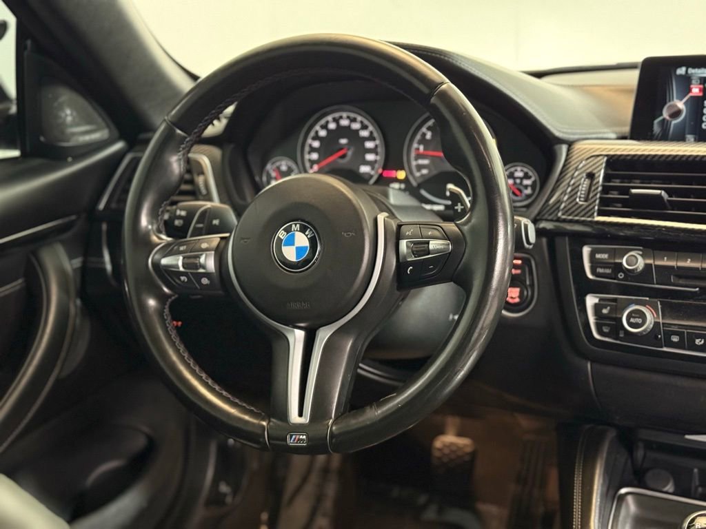 Used 2016 BMW M4 Convertible image 12